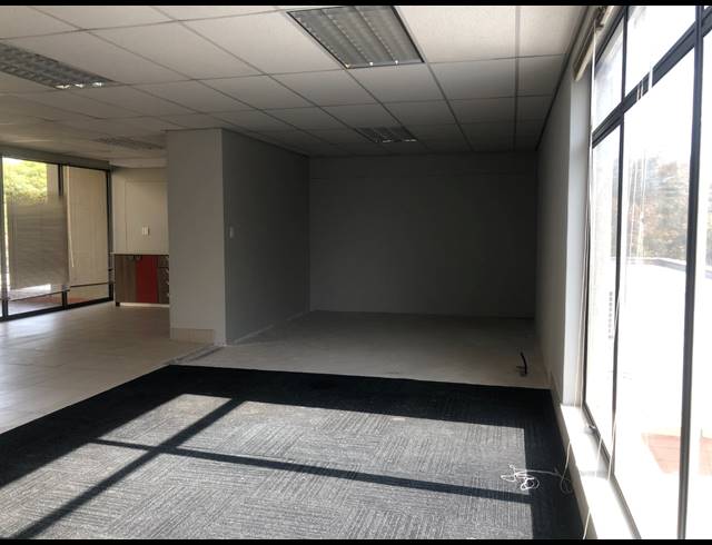 81M² RETAIL TO LET IN SANDTON CENTRAL